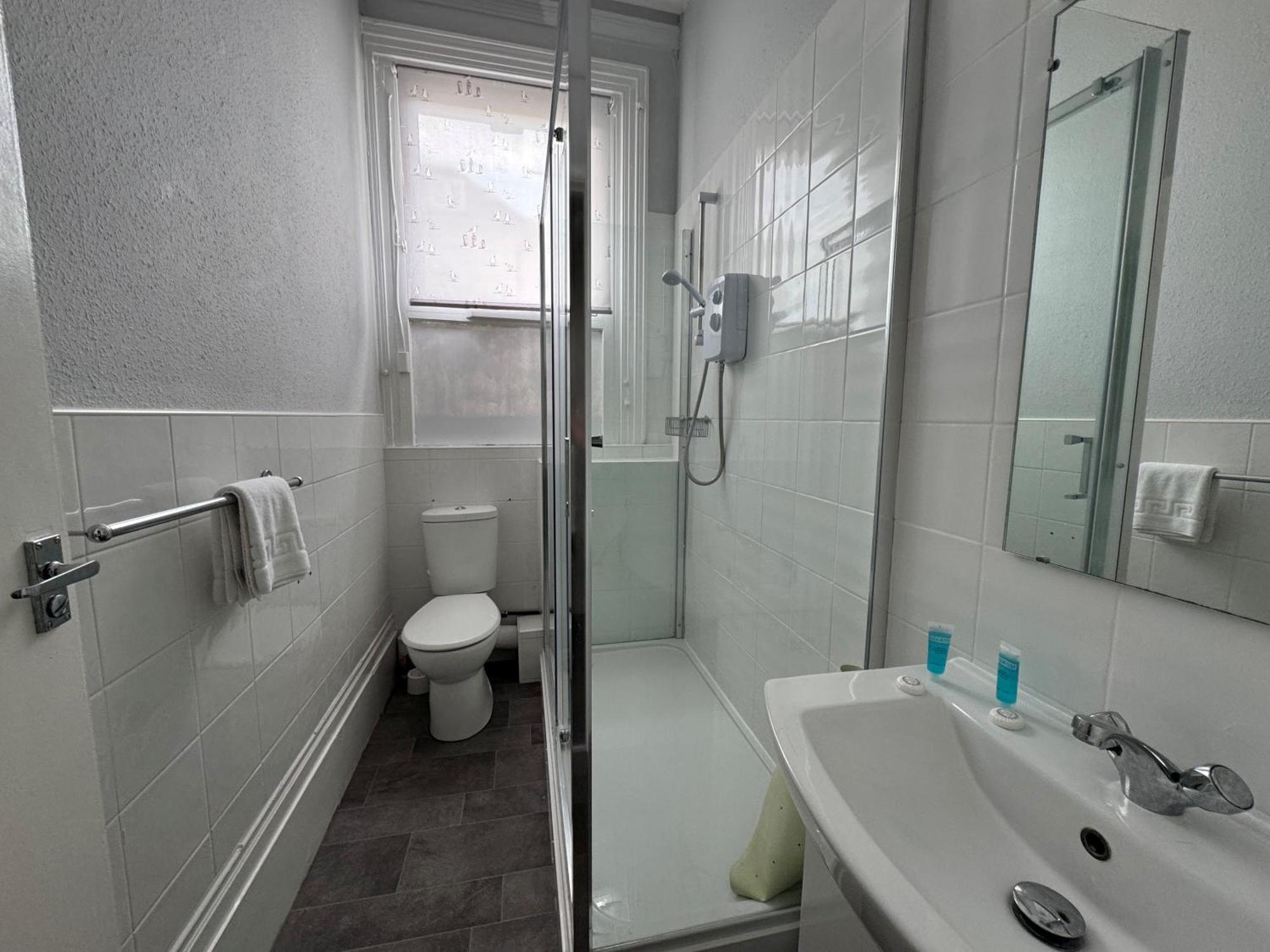 Devonshire House Holiday Flats Eastbourne Zewnętrze zdjęcie