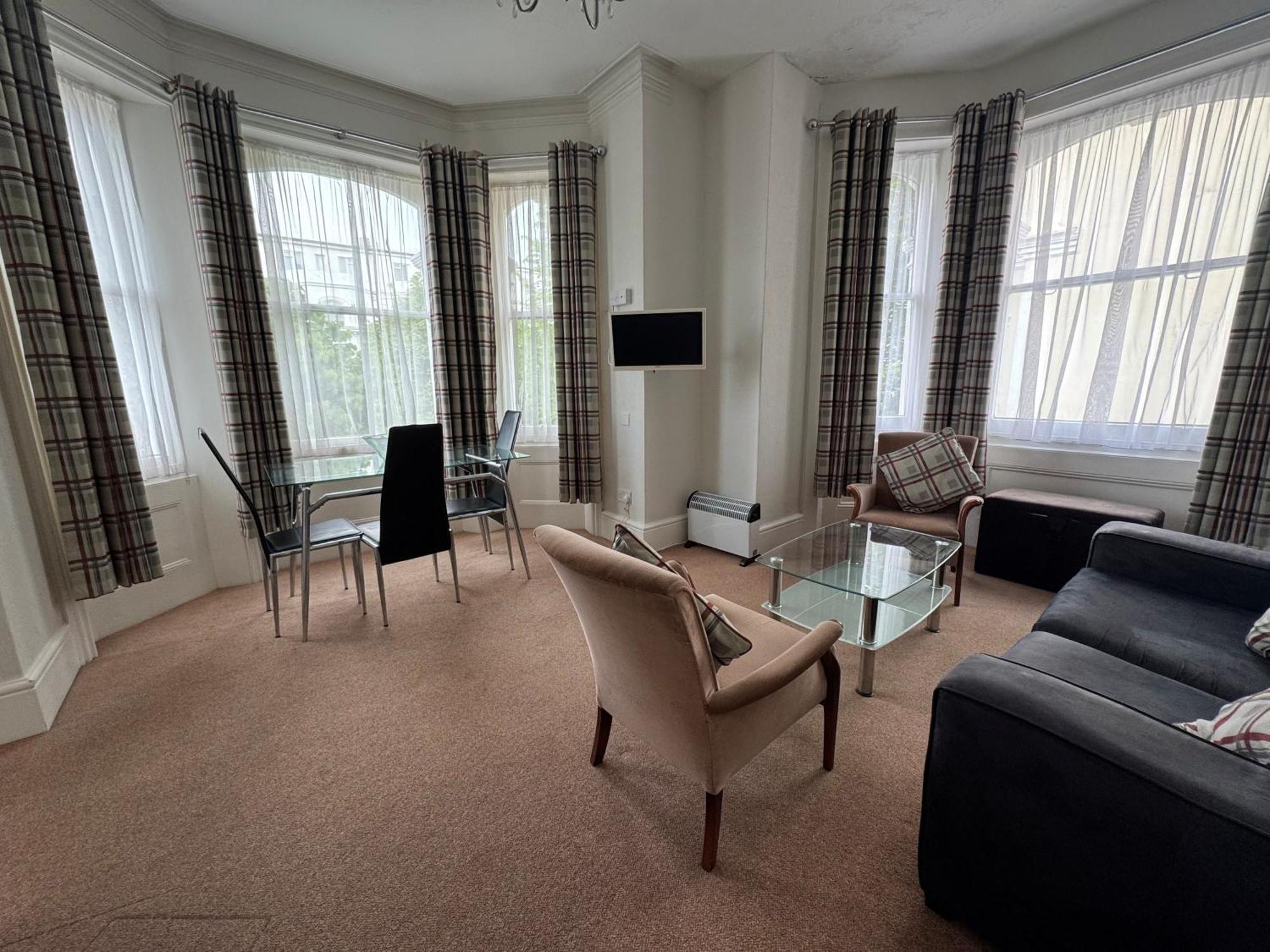 Devonshire House Holiday Flats Eastbourne Zewnętrze zdjęcie