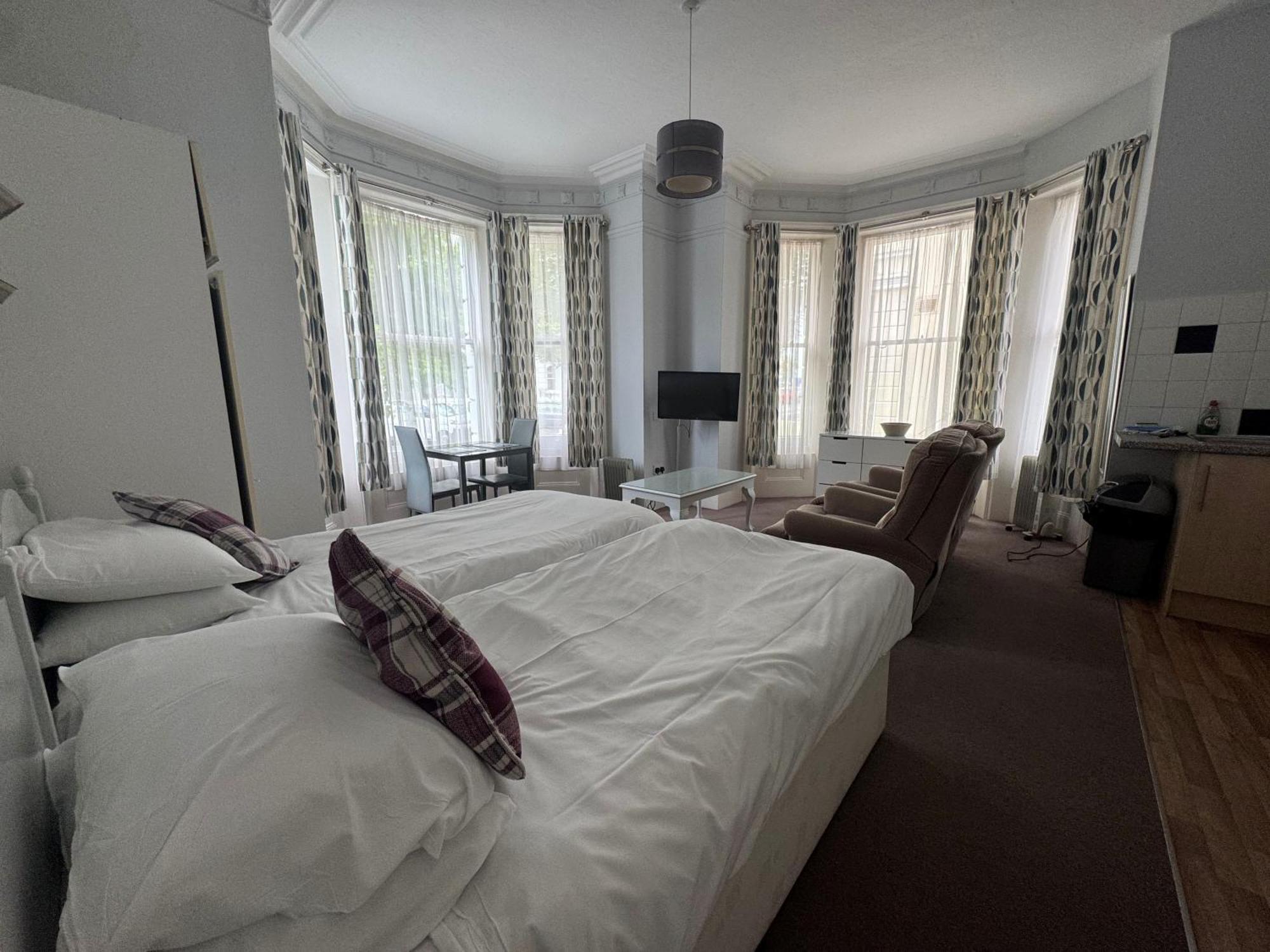 Devonshire House Holiday Flats Eastbourne Zewnętrze zdjęcie