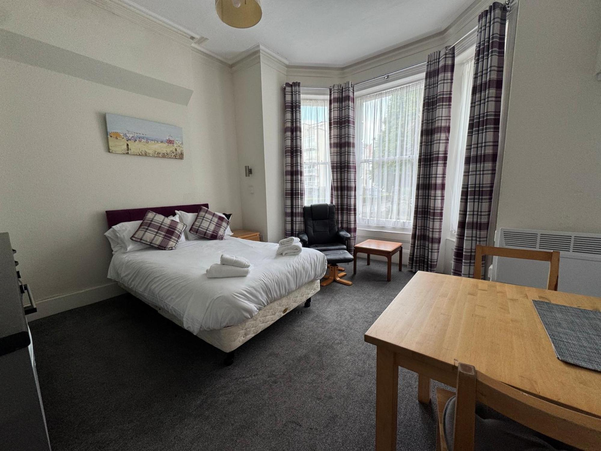 Devonshire House Holiday Flats Eastbourne Zewnętrze zdjęcie